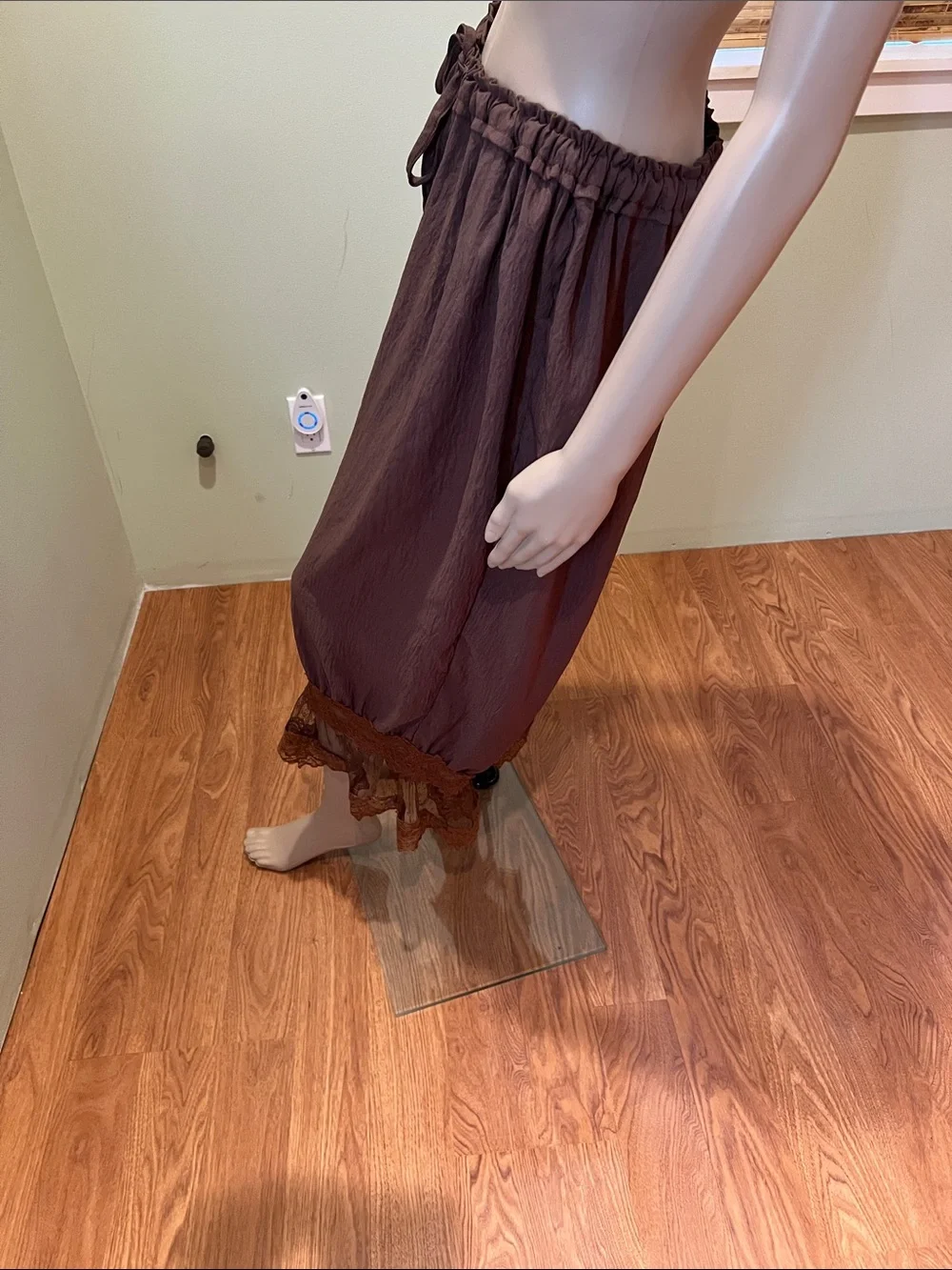 Brown Cropped Drawstring Bloomers with Lace Trim Size L